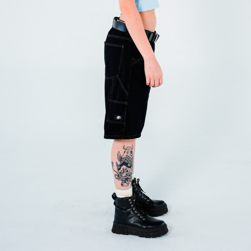 Bermuda Unisex Carpintera Negra